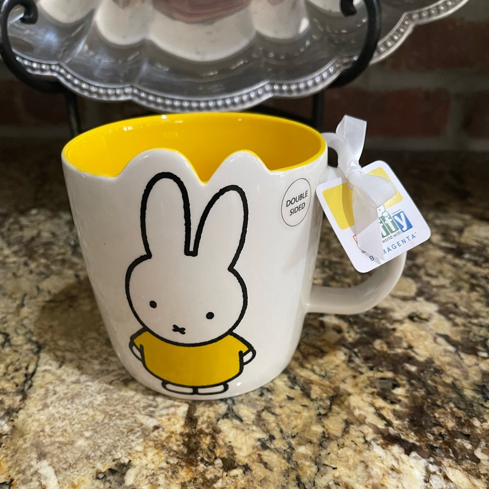 Magenta MIFFY oversize yellow interior shaped mug - Brand new